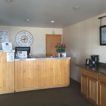 American Inn Colby Dış mekan fotoğraf