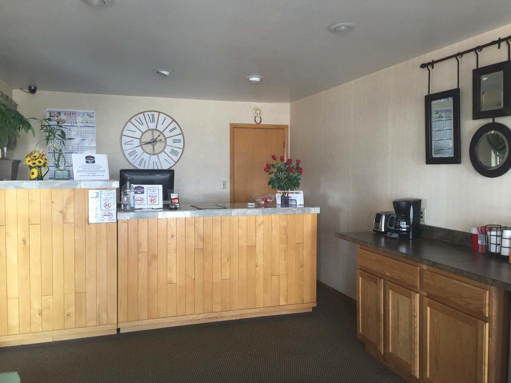 American Inn Colby Dış mekan fotoğraf